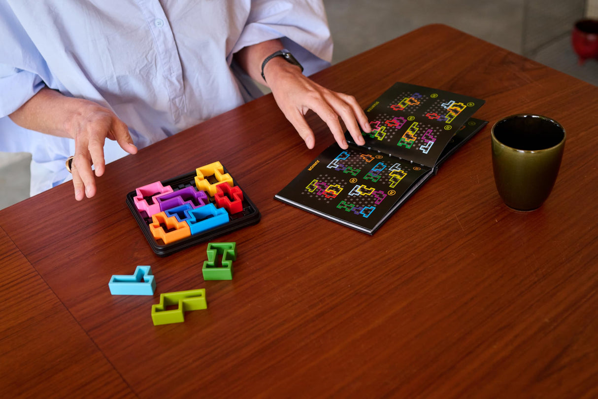 SmartGames IQ Deluxe: Square - 120 Challenges Featuring a Deluxe Travel Case for Ages 14 - Adult