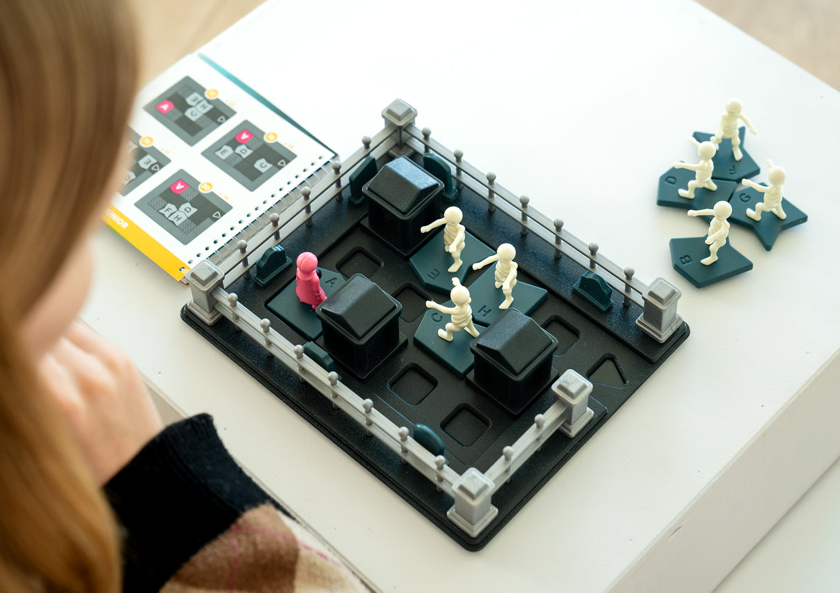 Graveyard Shift – Spooky Logic Puzzle Game with 80 Challenges