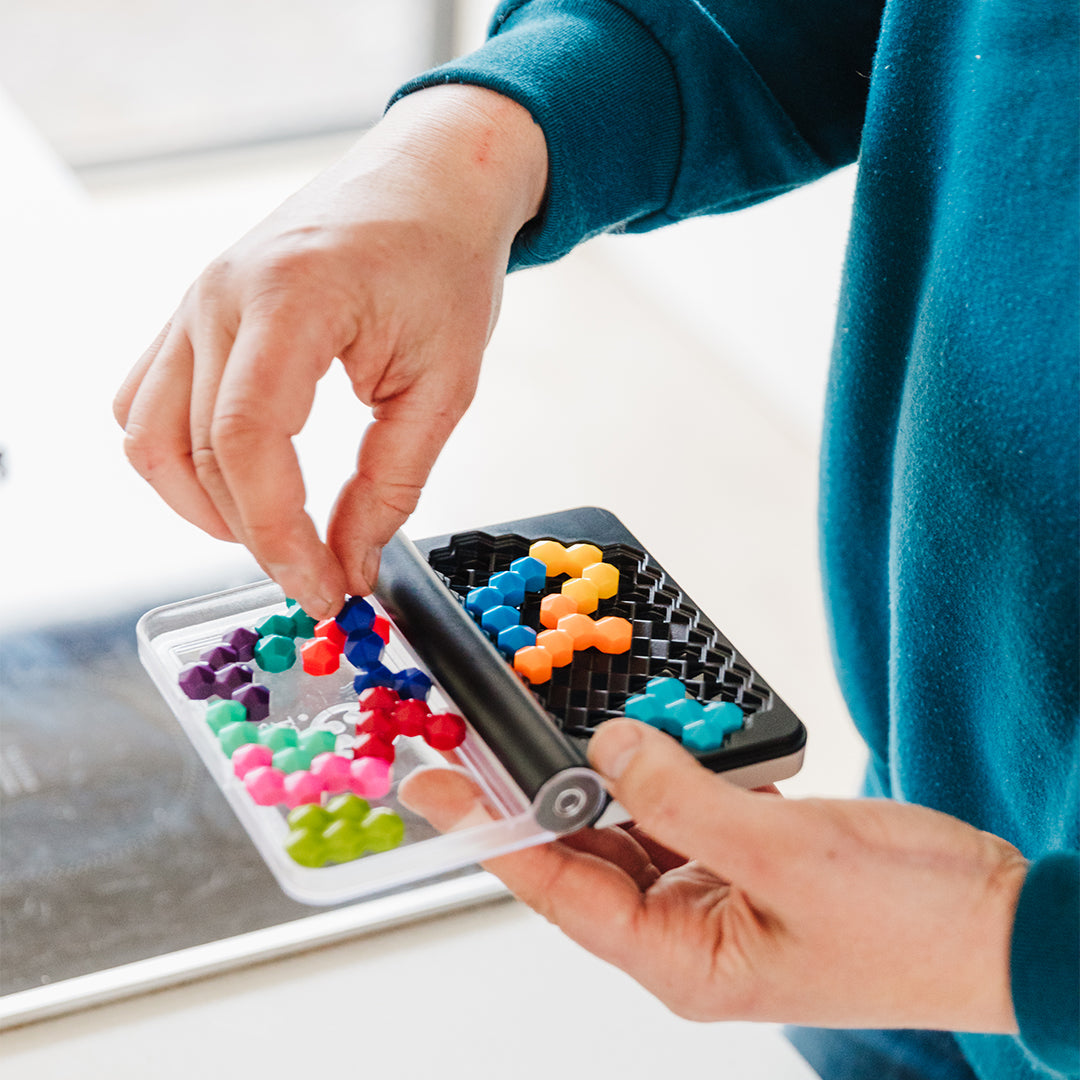 IQ Six Pro – 2D & 3D Brain Teaser Puzzle Game with 120 Challenges | Travel Logic Game Ages 8+