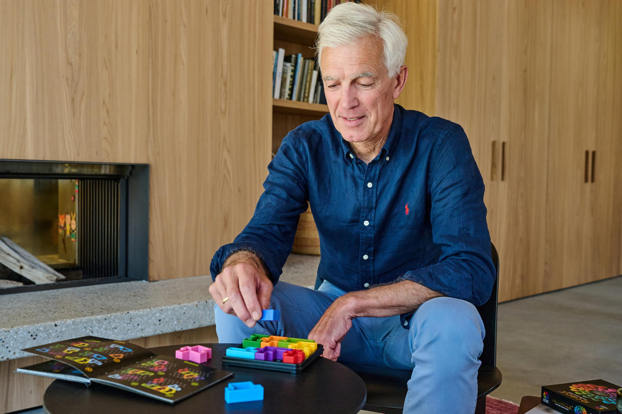 SmartGames IQ Deluxe: Square - 120 Challenges Featuring a Deluxe Travel Case for Ages 14 - Adult