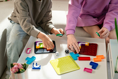 SmartGames Genius Connection Two-Player Strategy Game Ages 8 - Adult